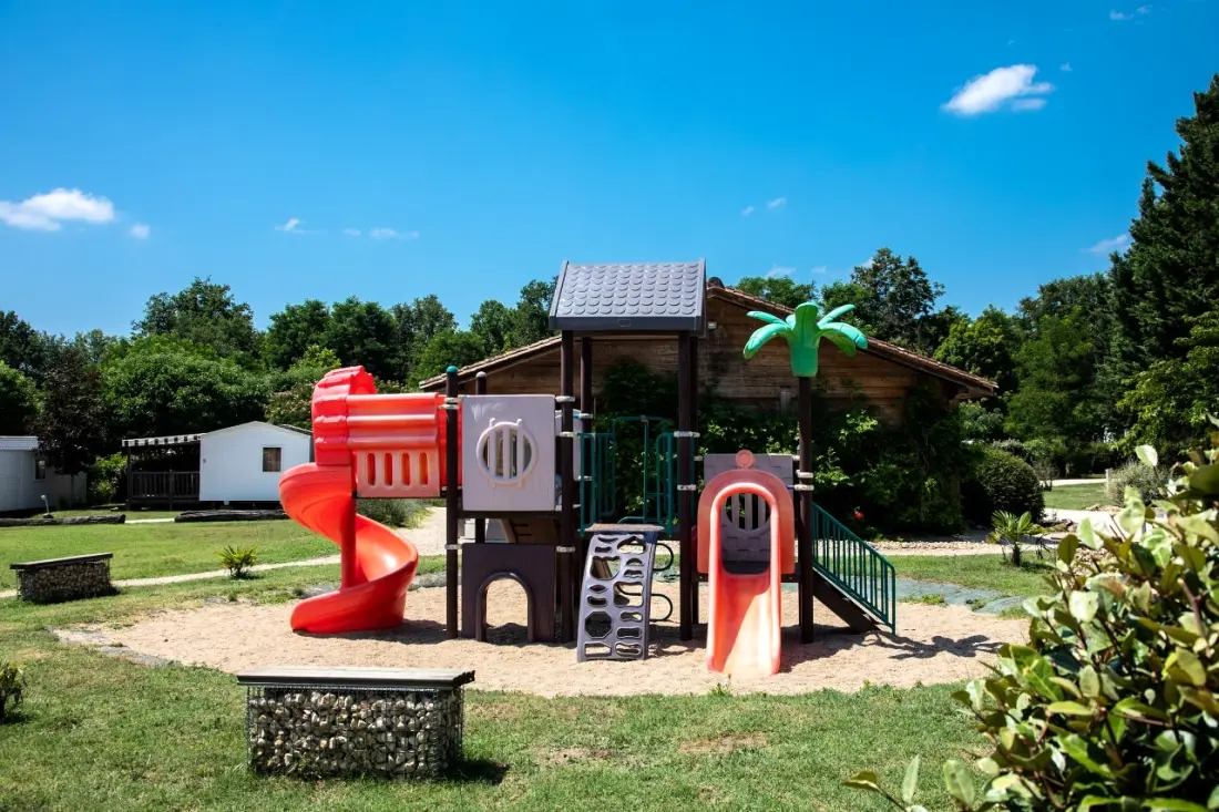 Flower Camping La Sagne 3 étoiles★★★