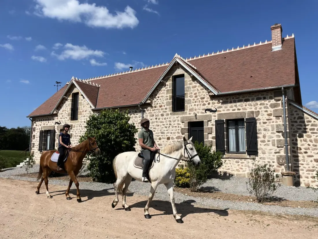 Maison de Vacances Ygrande 4