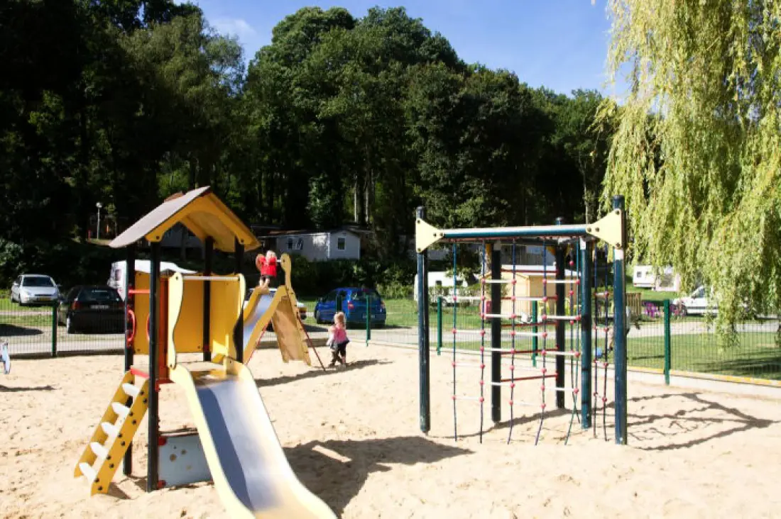 Flower Camping La Chênaie 3 étoiles★★★