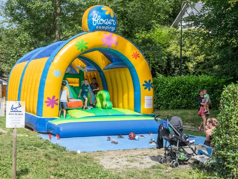 Flower Camping La Chênaie 3 étoiles★★★