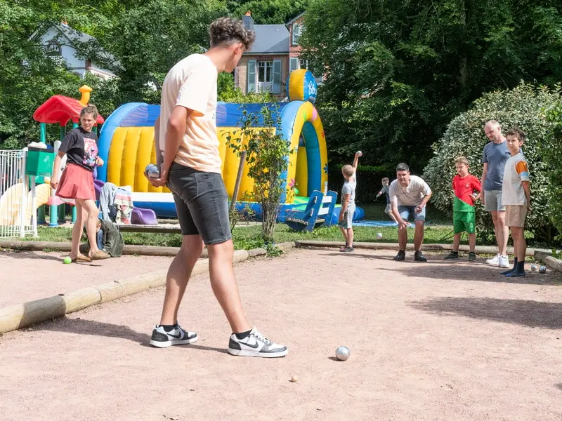 Flower Camping La Chênaie 3 étoiles★★★