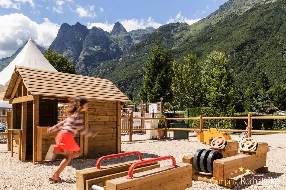 Camping Le Château de Rochetaillée 4 étoiles★★★★