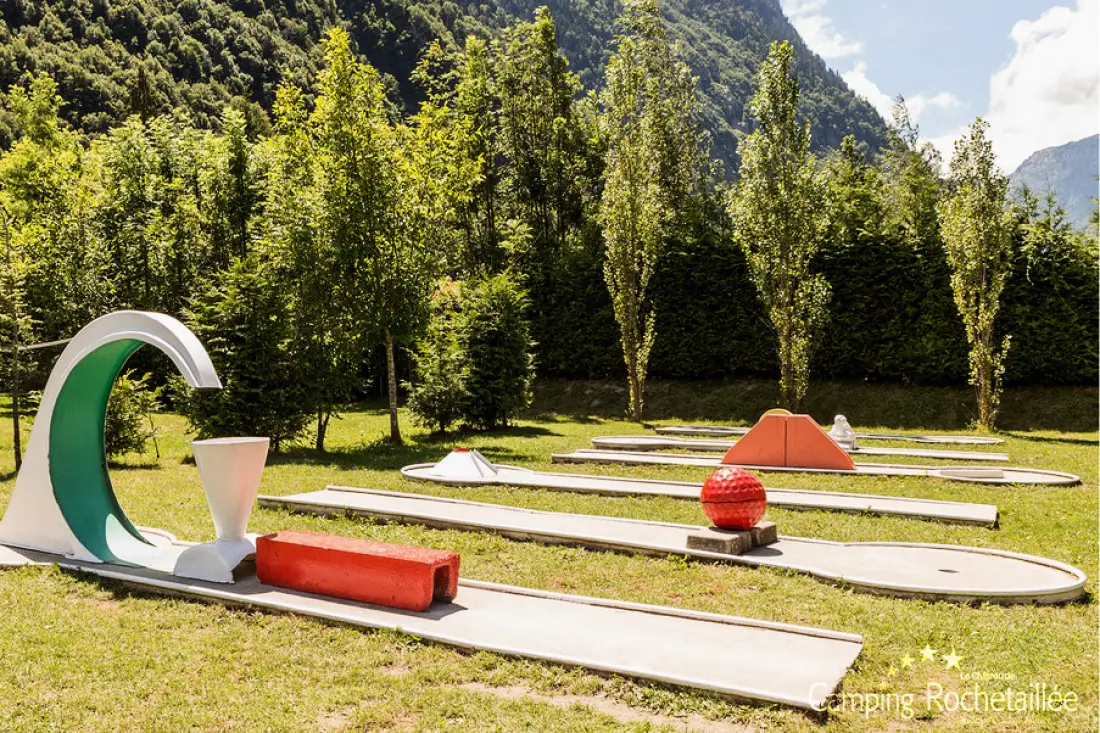 Camping Le Château de Rochetaillée 4 étoiles★★★★