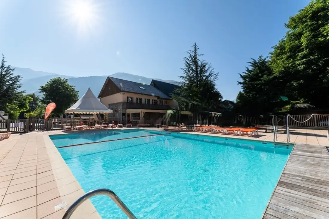 Camping Le Château de Rochetaillée 4 étoiles★★★★