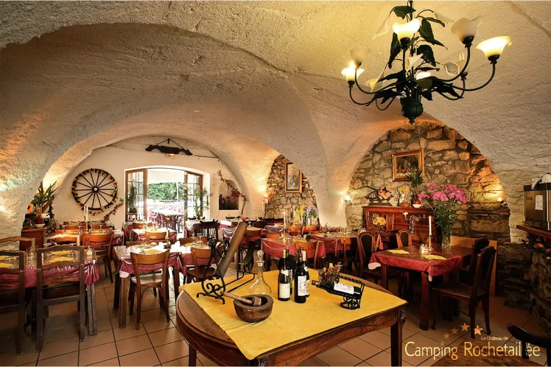 Camping Le Château de Rochetaillée 4 étoiles★★★★