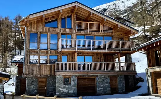 Chalet Monts****