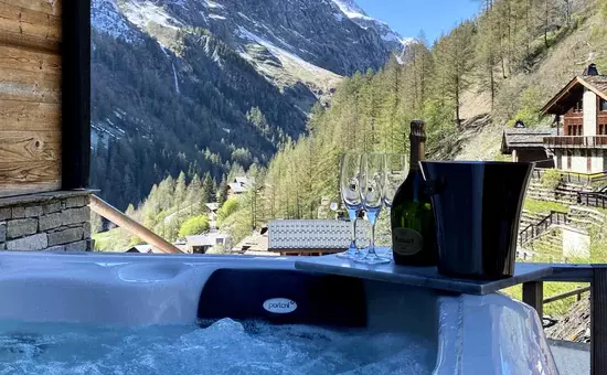 Chalet Charlie*****