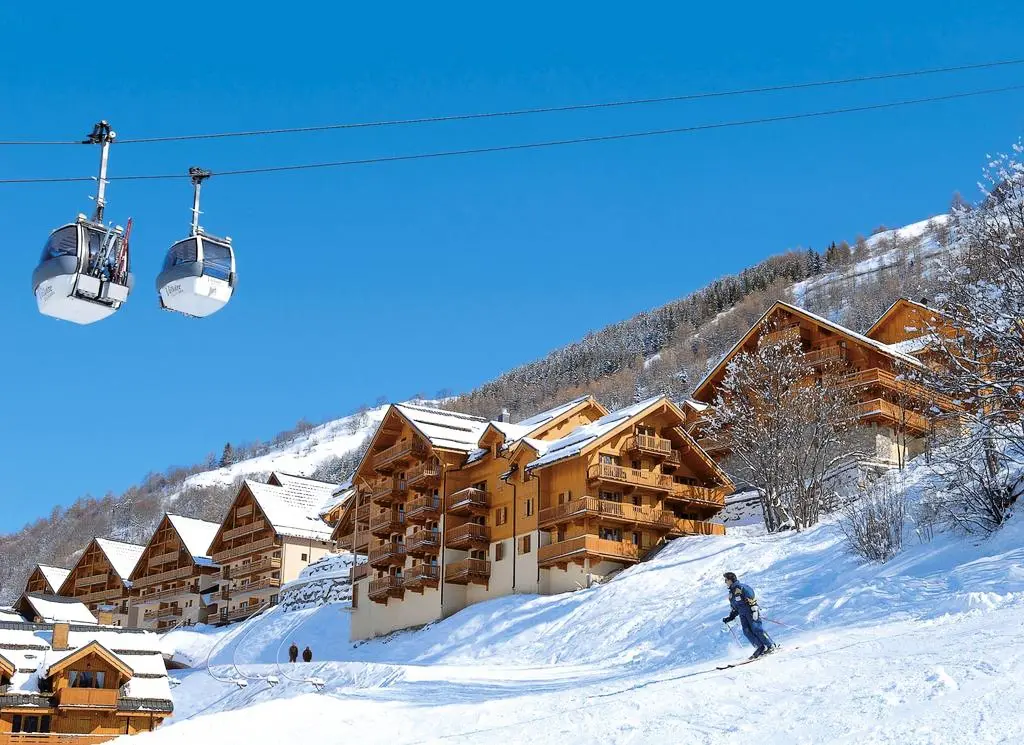 Résidence Odalys Le Hameau et Les Chalets de la Vallée d'Or 3 étoiles★★★